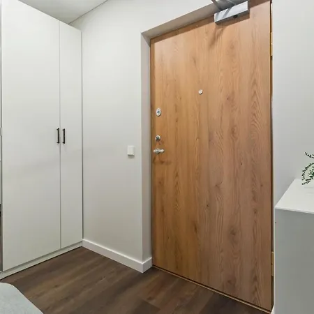 Апартаменты Cozy Near Ozas Ii